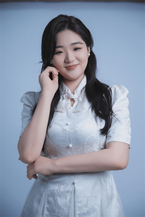 草根足球盛典：女足新星闪耀舞台的简单介绍